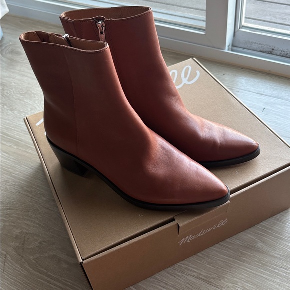 Madewell Everten Ankle Boot - Picture 2 of 16